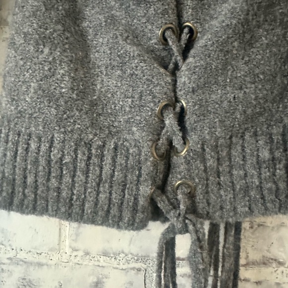 Lovers + Friends | Gray Sweater Dress Lace-up Side Ties - Picture 5 of 9